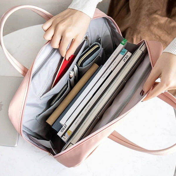 women's laptop handbag with lot of spaces